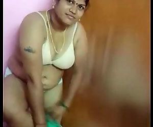 チェンナイ Desi Bhabhi aunty..